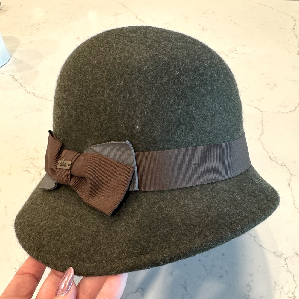 Vintage Asymmetrical Cloche Felt Hat with Bow